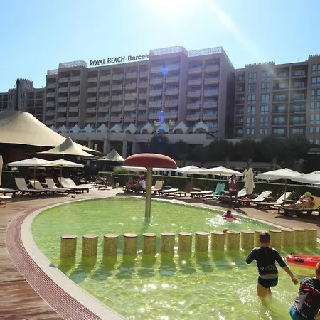 In Royal 5 Pool View 阳光海滩