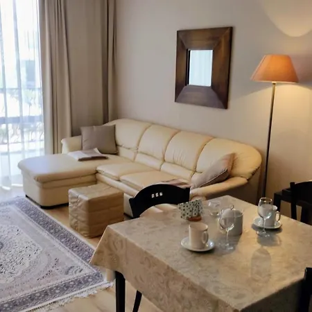 In Royal 5 Pool View ساني بيتش