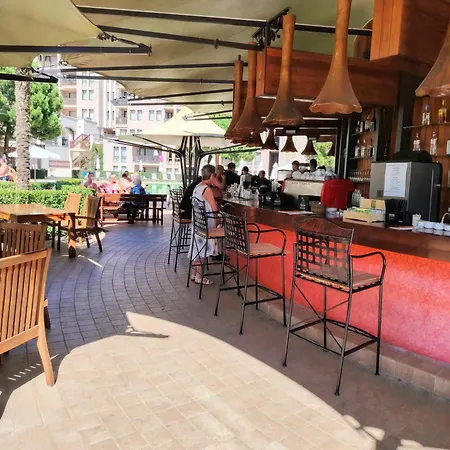 In Royal 5 Pool View