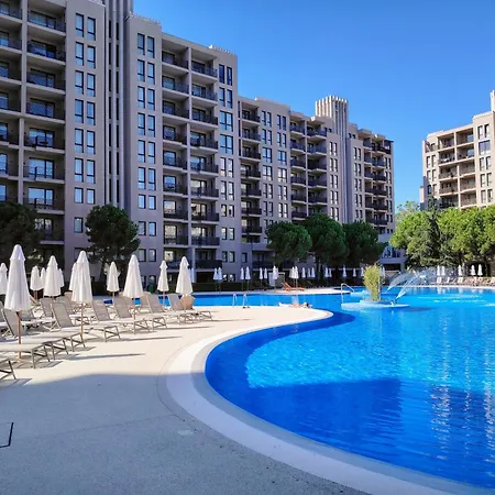 Apartmán In Royal 5 Pool View Sluneční pobřeží