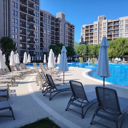 In Royal 5 Pool View * Sluneční pobřeží