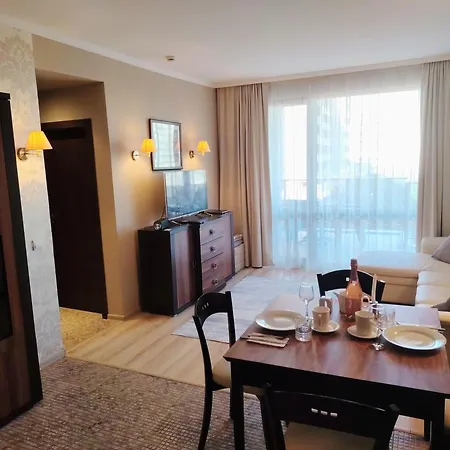 In Royal 5 Pool View Апартаменты *