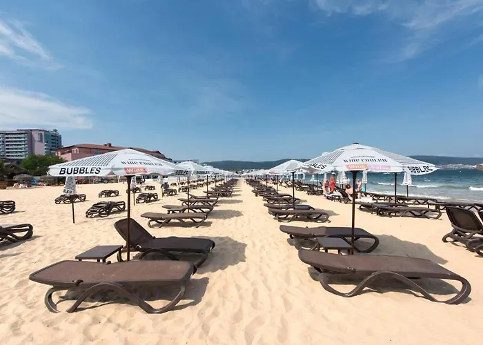 In Royal 5 Pool View Апартаменты