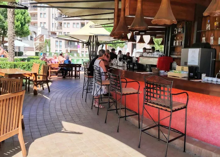 In Royal 5 Pool View