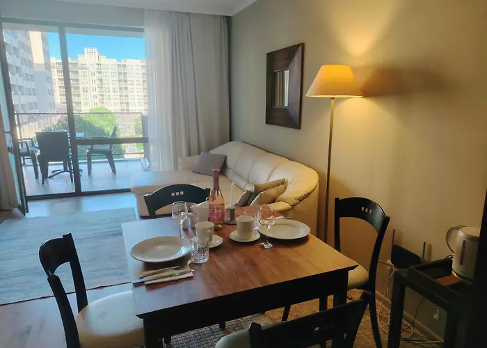 In Royal 5 Pool View Apartment