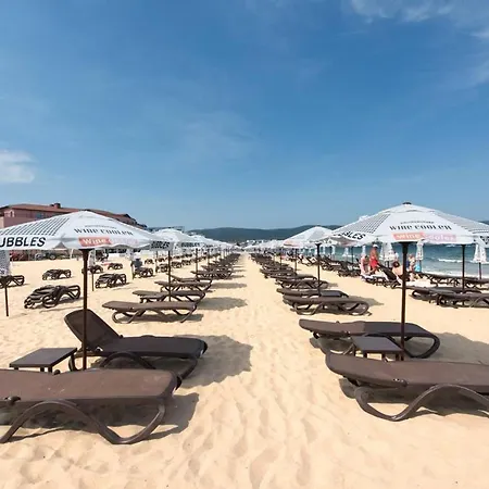 In Royal 5 Pool View Daire