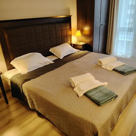 In Royal 5 Pool View Daire